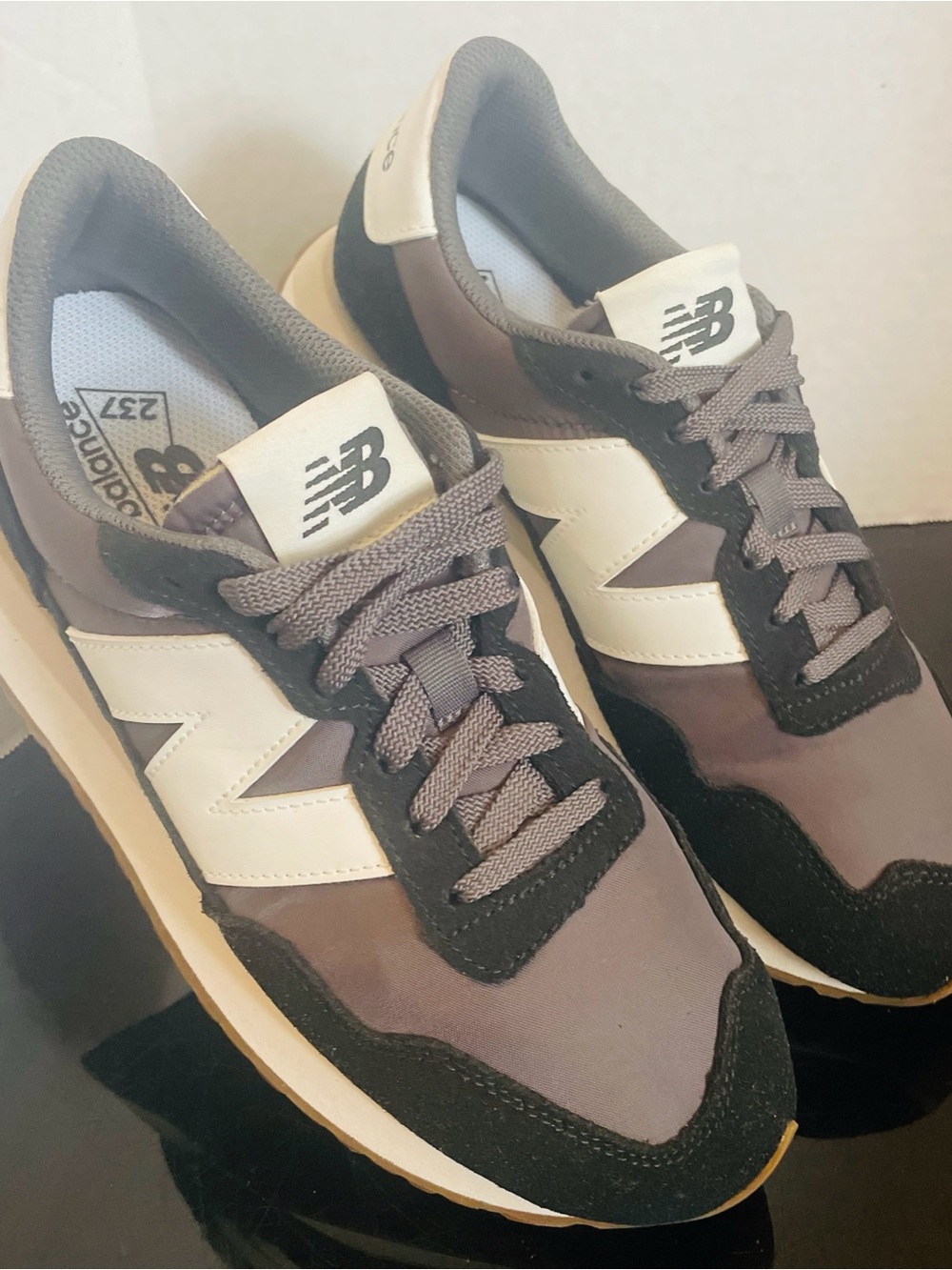 NEW BALANCE
WOMENS 237 Low Top SNEAKER  WMS SZ 8 Black Magnet - Picture 2 of 11